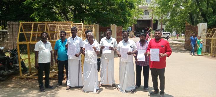 ஆக்கிரமிப்பை அகற்ற கோரி வேம்பார் பவுல் நகர் மக்கள் சார்பில் ஆட்சியரிடம் மனு!!