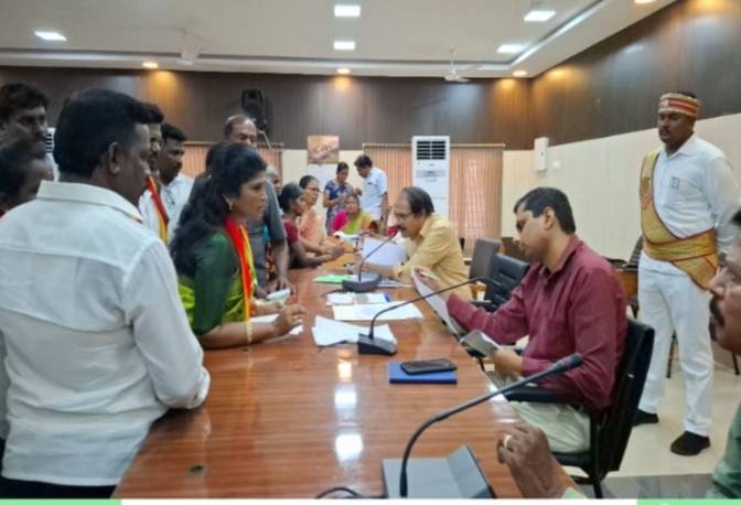தூத்துக்குடி மாவட்ட ஆட்சியரிடம் தவெக சார்பில் பொறுப்பாளர் அஜிதா ஆக்னல் தலைமையில் வார்டுகளில் அடிப்படை வசதிகளை செய்து தருவது, போதை பொருட்களை கட்டுக்குள் கொண்டு வருவது தொடர்பான கோரிக்கை மனு!!
