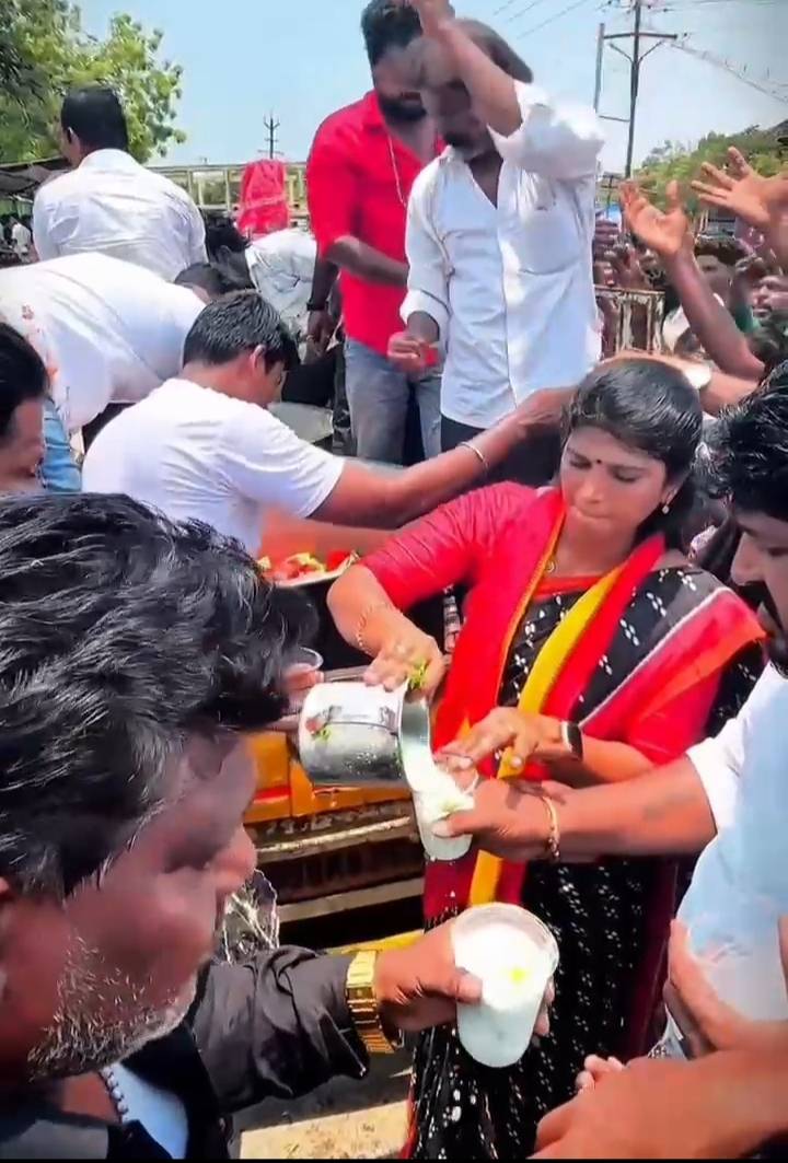 இனம் என பிரிந்தது போதும், மதம் என பிரிந்தது போதும், மனிதம் ஒன்றே தீர்வாகும் - மதங்களை கடந்து மக்கள் சேவையில் தவெக பொறுப்பாளர் அஜிதா ஆக்னல்!!