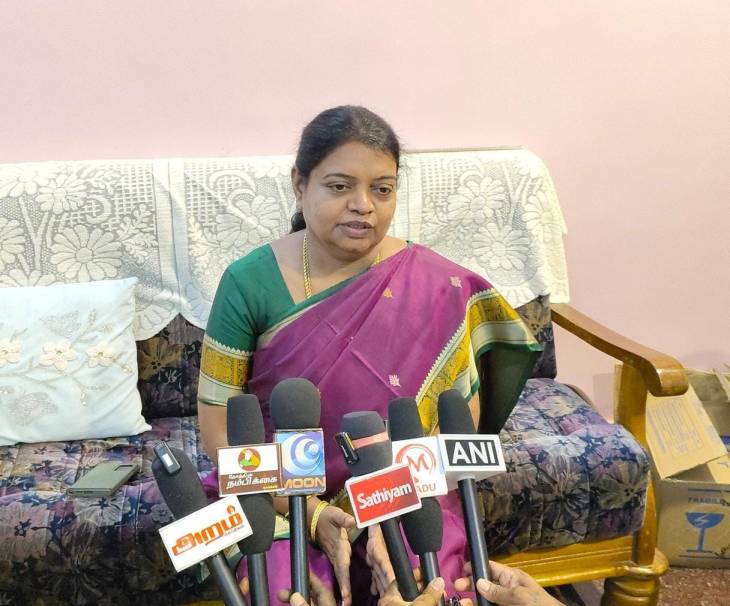 எடப்பாடி. பழனிச்சாமியின் பொல்லாத ஆட்சிக்கு பொள்ளாச்சியே சாட்சி - இன்று வழங்கி இருக்கக்கூடிய பொள்ளாச்சி தீர்ப்பு நீதியை நிலைநாட்டக் கூடிய தீர்ப்பு அமைச்சர் கீதா ஜீவன்!!