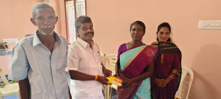ஒட்டப்பிடாரம் கீழக்கோட்டை கிராமத்தில் நடைபெற்ற புதுமனை புகுவிழாவில் எம்எல்ஏ சண்முகையா கலந்து கொண்டு சிறப்பு செய்தார்!!