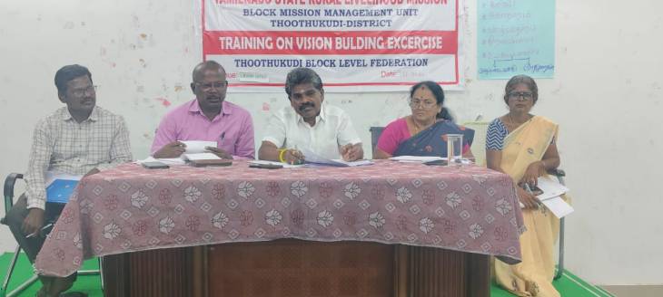 வளர்ச்சி திட்ட பணிகள் குறித்து தூத்துக்குடி ஊராட்சி ஒன்றிய அலுவலகத்தில் எம்.எல்.ஏ. சண்முகையா தலைமையில் ஆலோசனை கூட்டம்!!