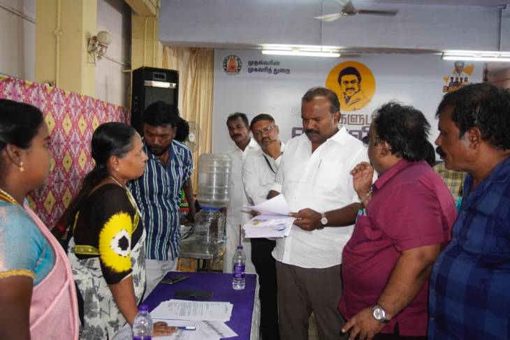 தூத்துக்குடி அழகேசபுரத்தில் நடைபெற்ற "உங்களுடன் ஸ்டாலின்" முகாமினை பார்வையிட்டார் மேயர் ஜெகன் பெரியசாமி!!