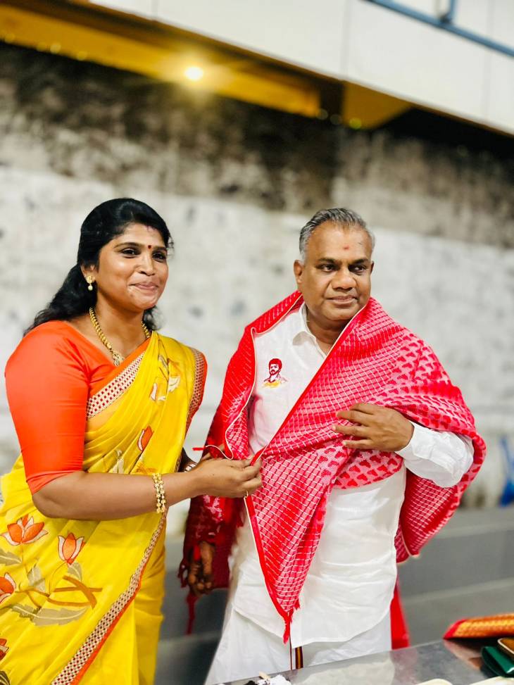 தவெக மாநில பொதுச் செயலாளர் புஸ்சி என். ஆனந்துக்கு தூத்துக்குடி மாவட்ட பொறுப்பாளர் அஜிதா ஆக்னல் பிறந்தநாள் வாழ்த்து!!
