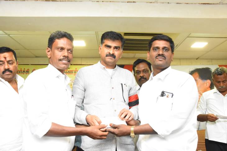 தூத்துக்குடி மதிமுக வடக்கு மற்றும் தெற்கு மாவட்டம் சார்பில் சங்கொலி சந்தா தொகையை எம்பி துரை வைகோவிடம் வழங்கல்!!