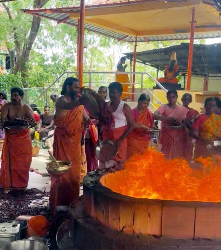 தூத்துக்குடி கோரம்பள்ளம் ஸ்ரீசித்தர் பீடத்தில் 2025 கிலோ வற்றல் மஹா யாகம் - சாக்தஸ்ரீ சற்குரு சீனிவாச சித்தர் தலைமையில் கோலாகலம் பக்தர்கள் திரளானோர் பங்கேற்பு!!