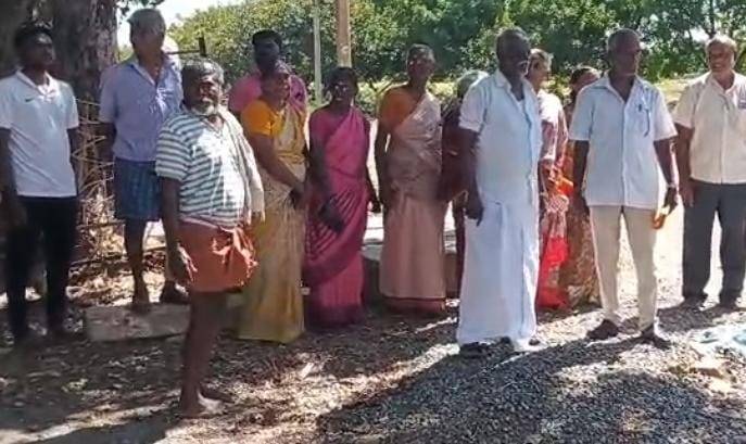 முதல்வர் வருகையை தொடர்ந்து தூத்துக்குடி தெற்கு வீரபாண்டியபுரம் கிராமத்தில் இன்று நடைபெற்ற காத்திருப்பு போராட்டம் பேச்சுவார்த்தையடுத்து தற்காலிகமாக ஒத்திவைப்பு!!
