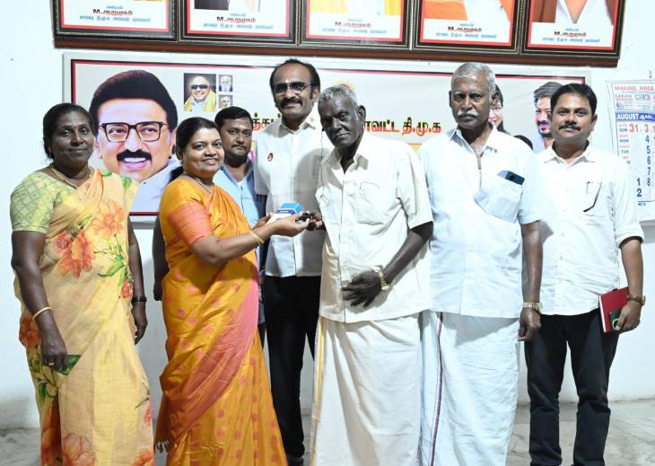 தூத்துக்குடியில் முதியோருக்கு செவித்திறன் கருவி - அமைச்சர் கீதாஜீவன் வழங்கினாா்!!