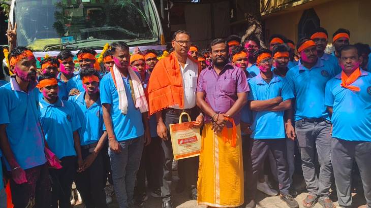 இந்து முன்னணி சார்பில் விநாயகர் விசர்ஜன ஊர்வலம் - தொழிலதிபர் ஜெயம் கொடியசைத்து தொடங்கி வைத்தார்!!