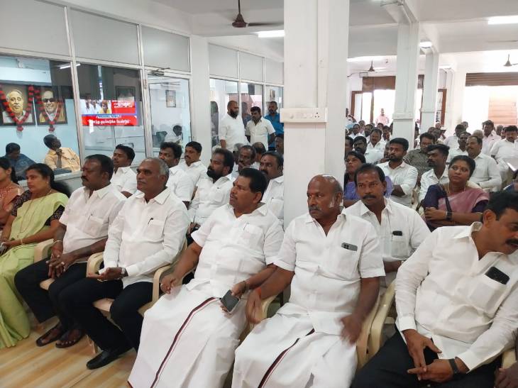இங்கிலாந்து ஆக்ஸ்போா்டு பல்கலைகழகத்தில் முதல்வா் மு.க. ஸ்டாலின் உரை ஓளிப்பரப்பு கானொலியை தெற்கு மாவட்ட திமுக அலுவலகத்தில் அமைச்சர் அனிதா ராதாகிருஷ்ணன் தலைமையில் கண்டு ரசித்தனர்!!