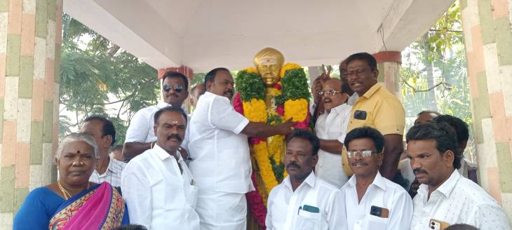 தூத்துக்குடியில் வஉசி பிறந்தநாளை முன்னிட்டு அன்னாரது சிலைக்கு அதிமுக முன்னாள் அமைச்சர் சி.த. செல்லப்பாணடியன் மாலை அணிவித்து மாியாதை!!