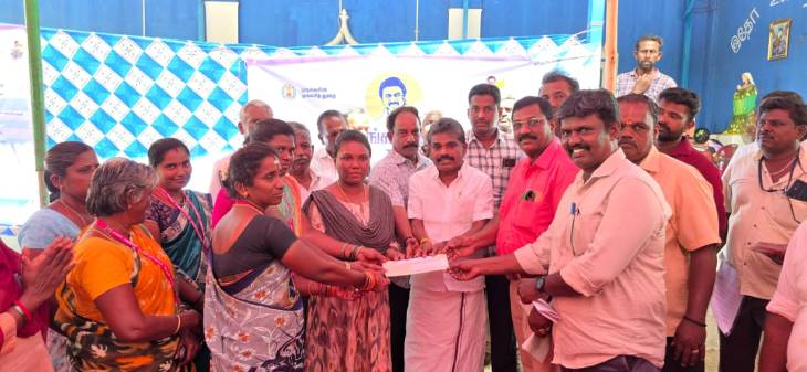"உங்களுடன் ஸ்டாலின் முகாமில்" மகளிர் சுய உதவிக் குழுக்களுக்கு 10 லட்சம் மதிப்பிலான காசோலையை சண்முகையா எம்எல்ஏ வழங்கினார்!!