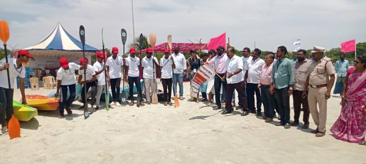 தூத்துக்குடியில் நீர் சாகச விளையாட்டுக்கள் திருவிழா - மேயர் ஜெகன் பெரியசாமி கொடியசைத்து தொடங்கி வைத்தார்!!