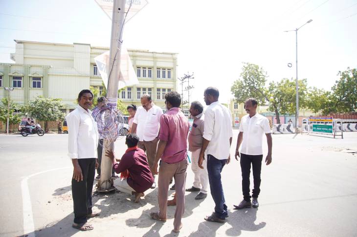 சேதமடைந்த மின் விளக்கு விரைவில் சரிசெய்து தரப்படும் - மேயர் ஜெகன் பெரியசாமி உறுதி!!