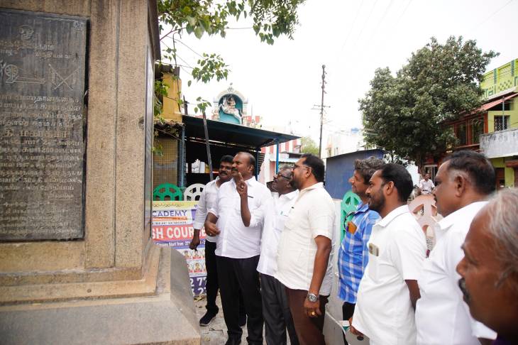 ஒன்றாம் கேட் காந்தி சிலை அருகே சிறிய பூங்கா – மேயர் ஜெகன் பெரியசாமி ஆய்வு!!
