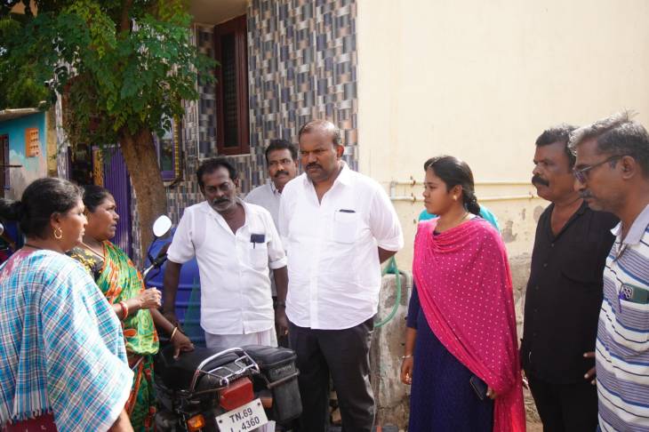 “மேயரின் பைக் ரைடு ஆய்வு” – தூத்துக்குடி மக்களிடம் பாராட்டைப் பெற்ற ஜெகன்பொியசாமி!!