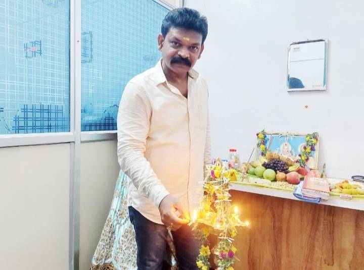 தூத்துக்குடி வழக்கறிஞர் அலுவலகத்தில் சரஸ்வதி மற்றும் ஆயுத பூஜை சிறப்பாக கொண்டாடிய வக்கீல் ரமேஷ் பாண்டியன்!!
