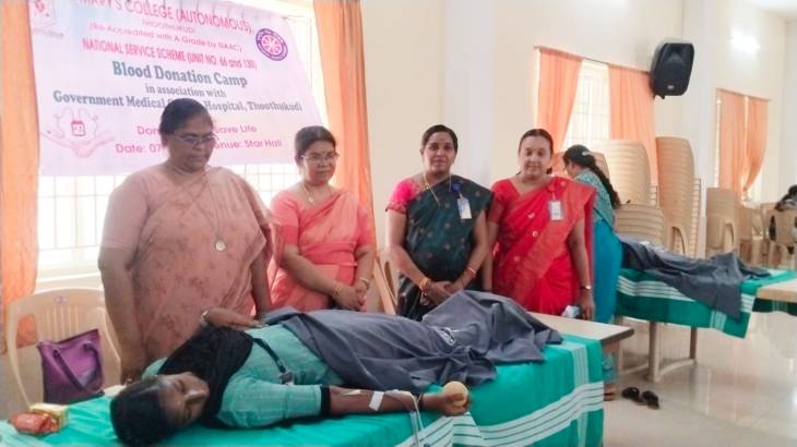 மனிதநேயம் புலப்படும் இரத்ததானம் – தூய மரியன்னை கல்லூரி மாணவர்கள் 25 பேர் தங்கள் இரத்தத்தை தானமாக வழங்கினர்!!