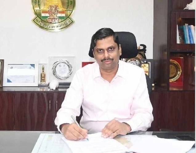 “தூத்துக்குடியில் புத்தகத்துக்கு பதில் குடை – இன்று பள்ளி விடுமுறை!”