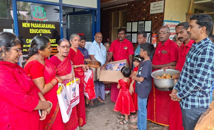 ஆதிபராசக்தி அருள் ஒளியில் — ஆதரவற்றோருக்கு தீப ஒளி பரப்பிய மேல்மருவத்தூர் ஆன்மீக இயக்கம்! 