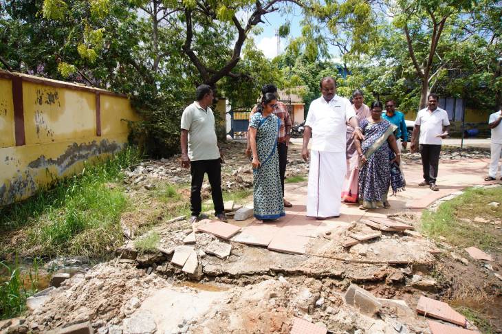 தூத்துக்குடியில் தருவை மைதானத்தில் மழைநீர் வெளியேற்ற பணிகள் ஆய்வு!!