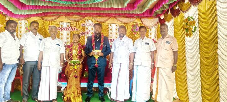 ஓட்டப்பிடாரம் முன்னாள் யூனியன் சேர்மன் ரமேஷ் திருமண விழாவில் கலந்து கொண்டு வாழ்த்து!!