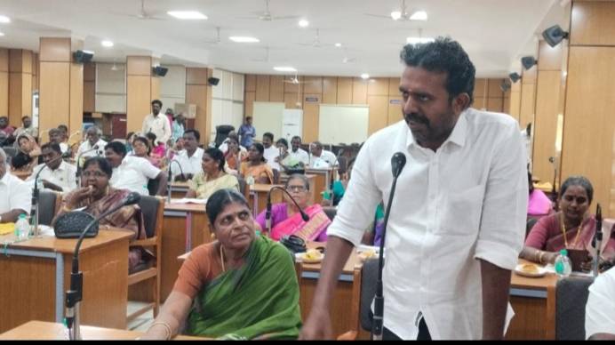 பத்திரிகையாளர்களுக்கு வீட்டு மனை வழங்கவும் – தியேட்டர் உணவு விலை உயர்வை கட்டுப்படுத்தவும் நடவடிக்கை அவசியம்! தூத்துக்குடி மாநகராட்சி கூட்டத்தில் அதிமுக கொறடா மந்திரமூர்த்தி வலியுறுத்தல்!!