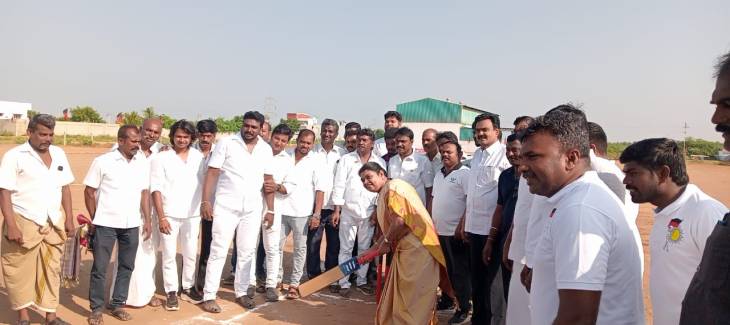 “விளையாட்டு வீரர்களின் விழா” — தூத்துக்குடியில் 115 அணிகள் பங்கேற்ற கிரிக்கெட் திருவிழாவை அமைச்சர் கீதாஜீவன் தொடங்கி வைத்தார்!