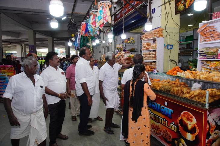 அண்ணா பழைய பேருந்து நிலையத்தில் மேம்பாட்டு பணிகள் – மேயர் ஜெகன் பெரியசாமி ஆய்வு!!
