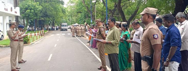 தூத்துக்குடி மாவட்ட காவல்துறையில் அரசியலமைப்பு தின உறுதிமொழி நிகழ்வு!!
