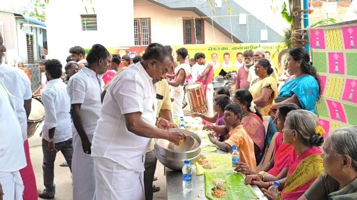 ஸ்ரீ பிரம்மசக்தி அம்மன் கோவில் வருஷாபிஷேகம் முன்னாள் அமைச்சர் சி.த. செல்லப்பாண்டியன் அன்னதானம் தொடங்கி வைப்பு!!