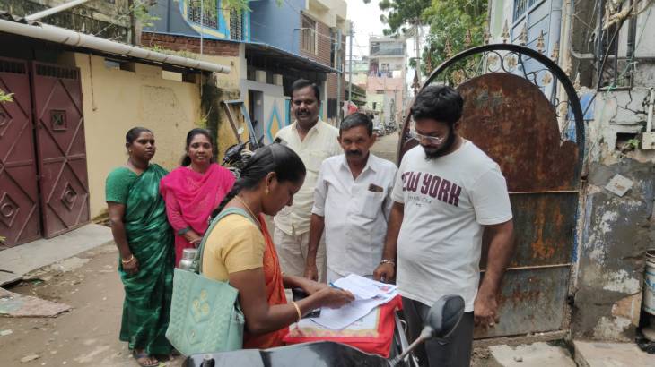 தூத்துக்குடி மீ.கா தெருவில் வாக்காளர் பட்டியல் திருத்தப் பணியில் அதிமுக தீவிர கண்காணிப்பு!!

