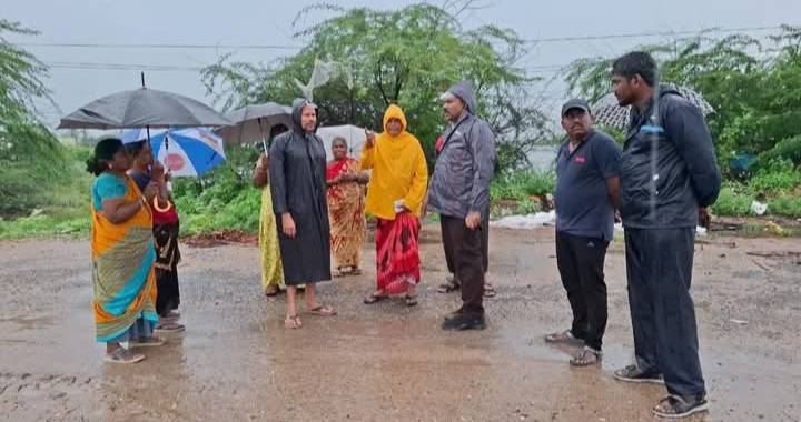 கனமழையில் களம் இறங்கிய மேயர் ஜெகன் பெரியசாமி – கிழக்கு மண்டலத்தில் திடீர் ஆய்வு!!
