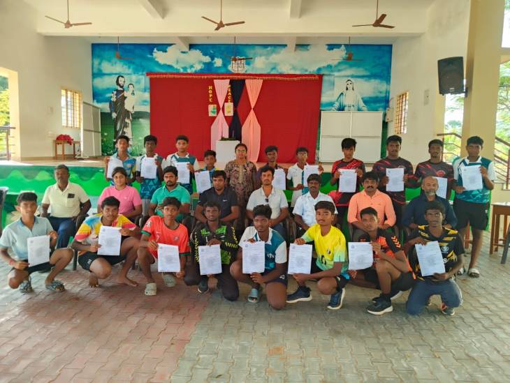 மாநில அரங்கில் களம் இறங்கும் தூத்துக்குடி இளம் கைப்பந்து வீரர்கள்!!
