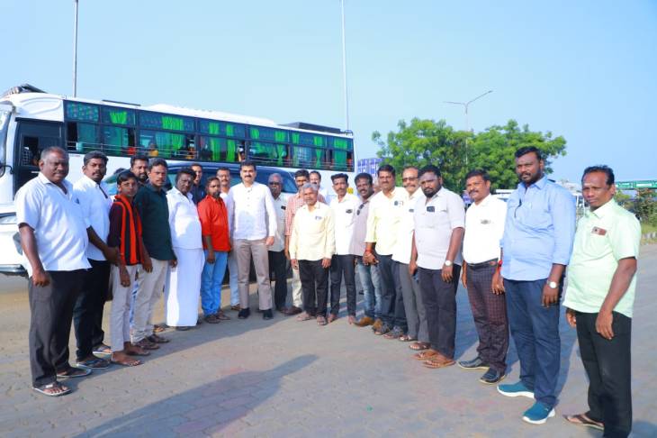 பாஞ்சாலங்குறிச்சியில் இருந்து விமான நிலையம் வரை… எம்பி துரை வைகோவை மரியாதையுடன் சந்தித்த வீரசக்கதேவி ஆலயக் குழு நிர்வாகிகள்!!