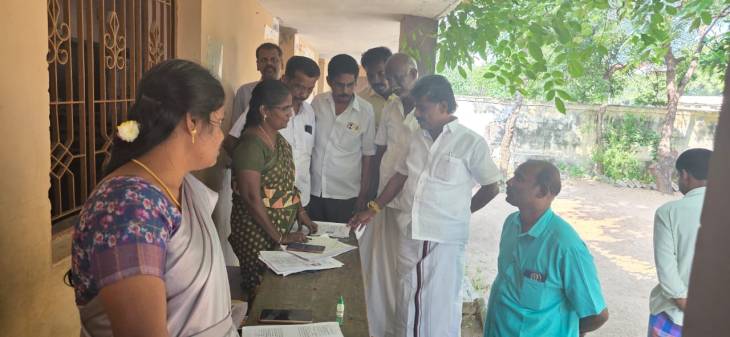 ஒட்டப்பிடாரத்தில் வாக்காளர் பட்டியல் சேர்த்தல் சிறப்பு முகாம் – எம்.சி.சண்முகையா எம்எல்ஏ ஆய்வு!!