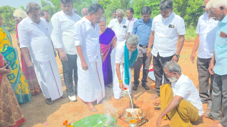 பண்டாரம்பட்டியில் 1.31 கோடி ரூபாய் மதிப்பில் சமுதாய நலக்கூடம் ஒட்டப்பிடாரம் எம்.எல்.ஏ எம்.சி.சண்முகையா அடிக்கல் நாட்டி பணிகளை தொடங்கி வைத்தார்!!