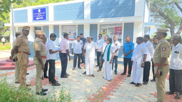 ஒட்டப்பிடாரம் அரசு கலைக் கல்லூரியில் உயர்கல்வித்துறை அமைச்சர் திடீர் ஆய்வு!!