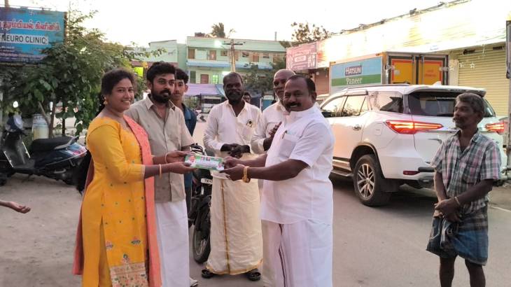 தூத்துக்குடி 30வது வார்டில் பொங்கல் கோலப்போட்டி – வெற்றியாளர்களுக்கு முன்னாள் அமைச்சர் சி.த. செல்லப்பாண்டியன் பரிசு வழங்கல்!!