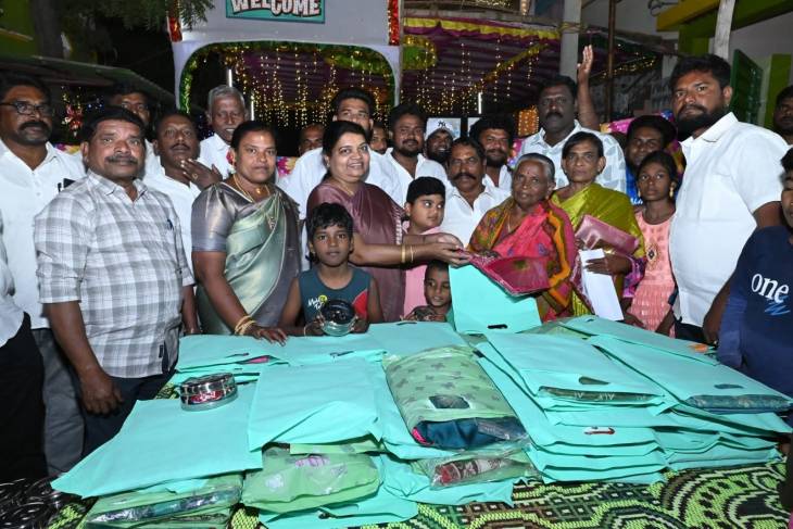 திரேஸ்புரத்தில் சிலுவையார் நற்பணி மன்ற நிகழ்வு – அமைச்சர் கீதாஜீவன் நலத்திட்ட உதவிகள் வழங்கல்!!
