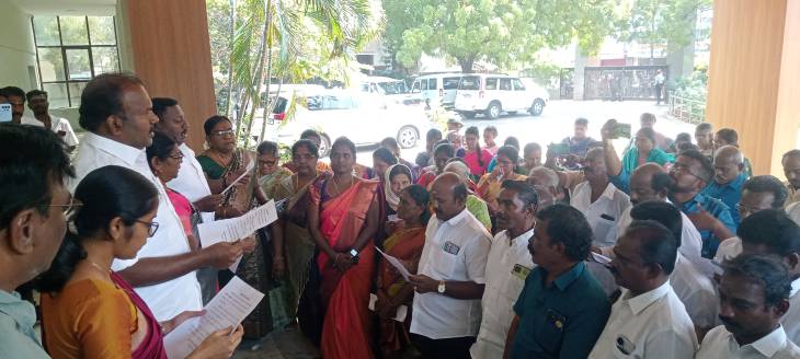 மேயர் ஜெகன் பெரியசாமி தலைமையில் தீண்டாமை, தொழுநோய் ஒழிப்பு உறுதிமொழி – தூத்துக்குடி மாநகராட்சி வளாகத்தில் உறுதி ஏற்பு!!