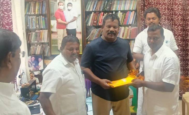 தமிழ்நாடு காங்கிரஸ் தலைவர் செல்வப் பெருந்தகையிடம் வாழ்த்து பெற்றார் தூத்துக்குடி மாநகர காங்கிரஸ் மாவட்ட தலைவர் எஸ்.எம். சகாயராஜ்!!