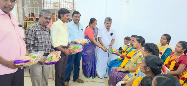 கர்ப்பிணி தாய்மார்களுக்கு சமுதாய வளைகாப்பு விழா: ஒட்டப்பிடாரம் எம்.எல்.ஏ எம்.சி.சண்முகையா பங்கேற்பு!!