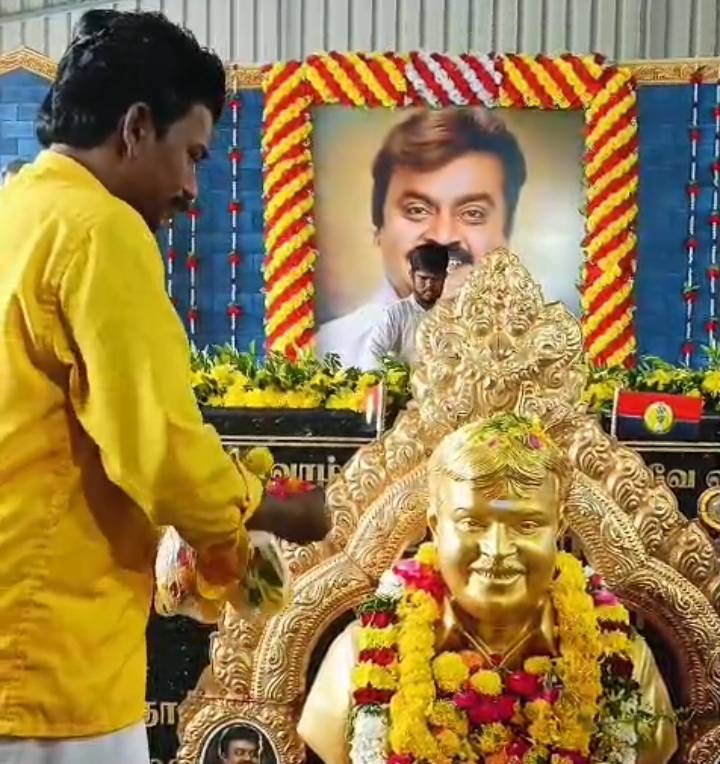 கேப்டன் நினைவிடத்தில் சகா கலைக்குழு மரியாதை “கலைஞர்களுக்கு சம உணவு வேண்டும்” என்ற கேப்டன் கொள்கை மீண்டும் ஒலித்தது!!