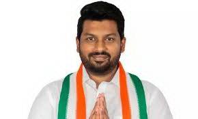 “5 ஆண்டுகள் காணாமலா? ஓட்டு நேரத்தில் மட்டும் வராதீர்கள்!” — எம்.எல்.ஏ. அமிர்தராஜை முற்றுகையிட்ட மக்கள்!!