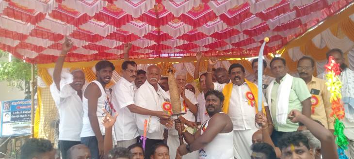 வீரபாண்டிய கட்டபொம்மன் நினைவு ஜோதி தொடர் ஓட்டம் துவக்கம் - திருச்செந்தூரில் இருந்து பாஞ்சாலங்குறிச்சிக்கு 40ஆவது ஆண்டு புண்ணிய தீர்த்த பேரணி உற்சாகம்!!