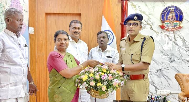 “தூத்துக்குடி காவல்துறை கண்காணிப்பாளரை சந்தித்த முன்னாள் அமைச்சர் கீதாஜீவன்”