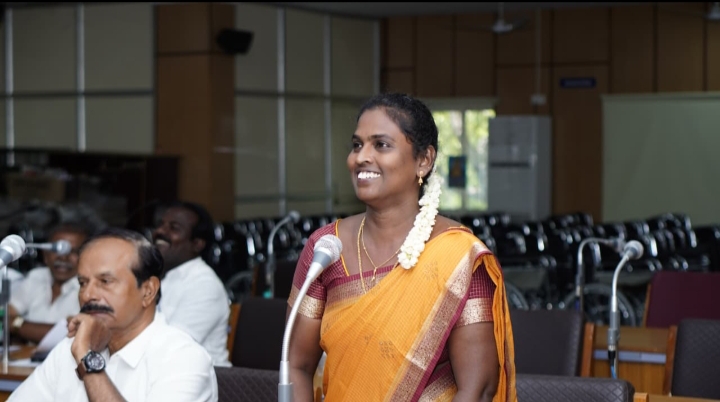 “சாலை வசதி தந்ததற்கு நன்றி… பாதாள சாக்கடை பணியையும் விரைந்து முடிக்க வேண்டும்!” – கவுன்சிலர் வைதேகி கோரிக்கை!!