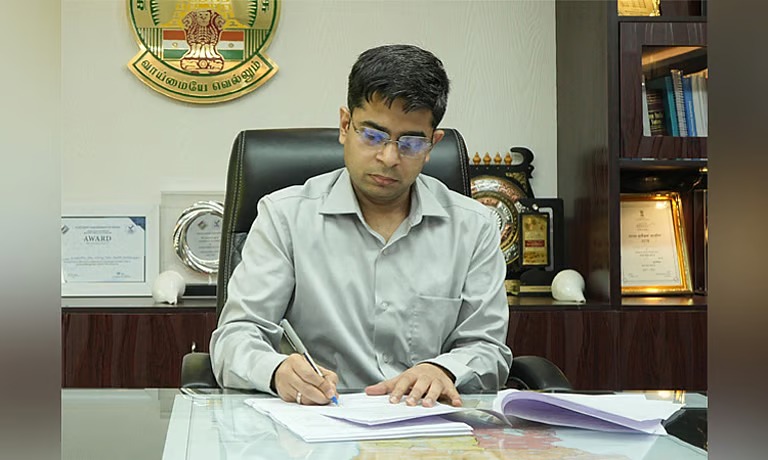 மாநகர வளர்ச்சிக்கு ஒழுங்கு நடவடிக்கை தேவை: கலெக்டரிடம் முன்னாள் மேயர் அந்தோனி கிரேஸ் கோரிக்கை!!